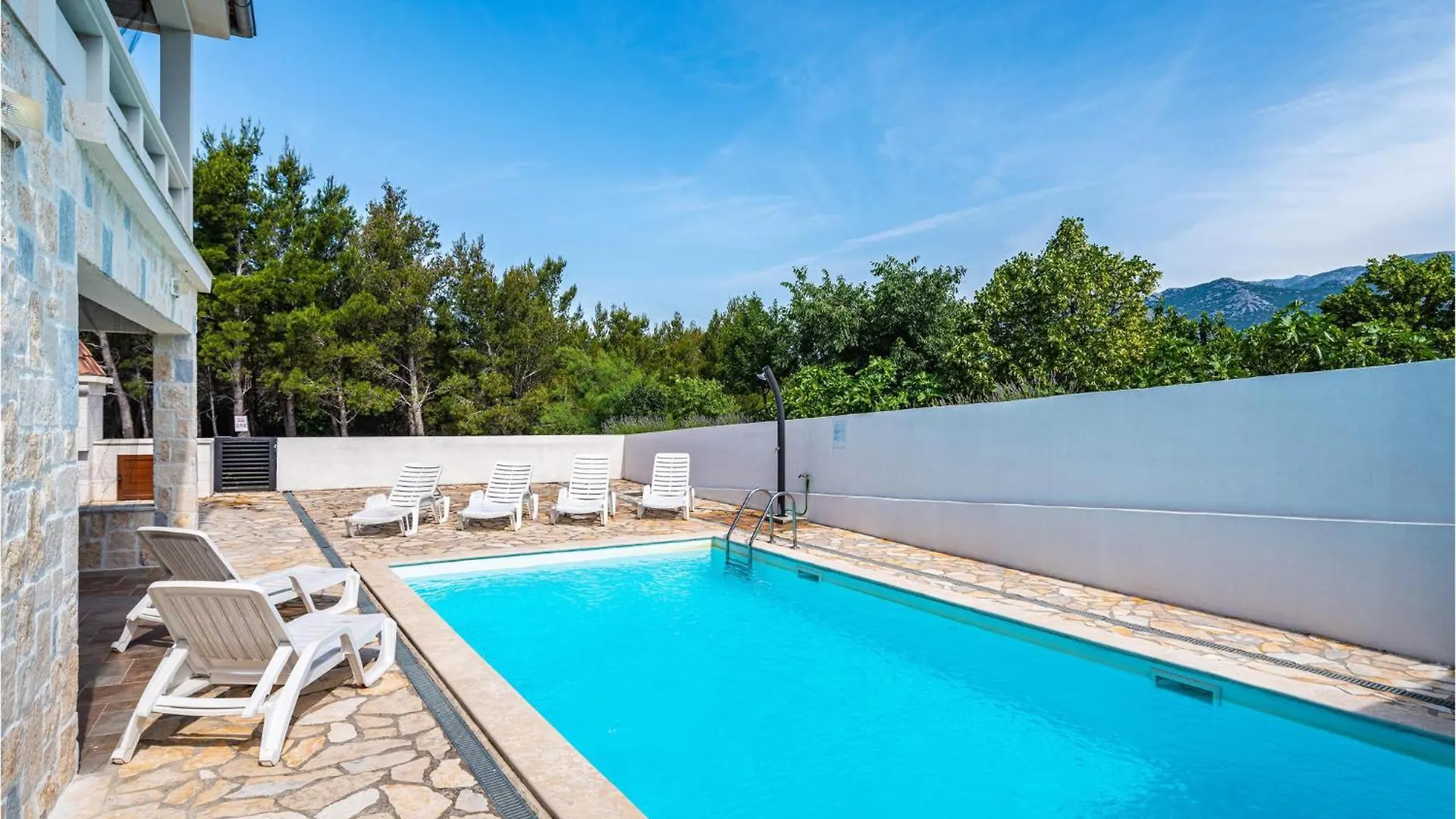 Amazing Home In Rovanjska With House Sea View Holiday home
