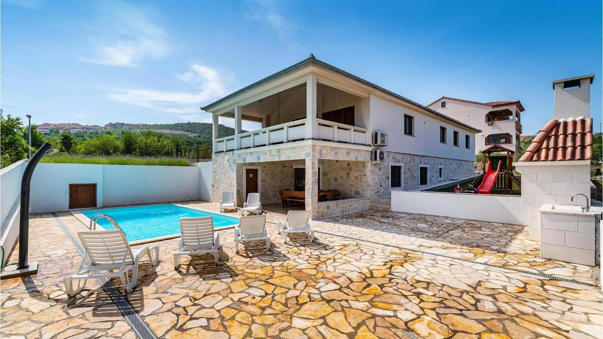 Amazing Home In Rovanjska With House Sea View