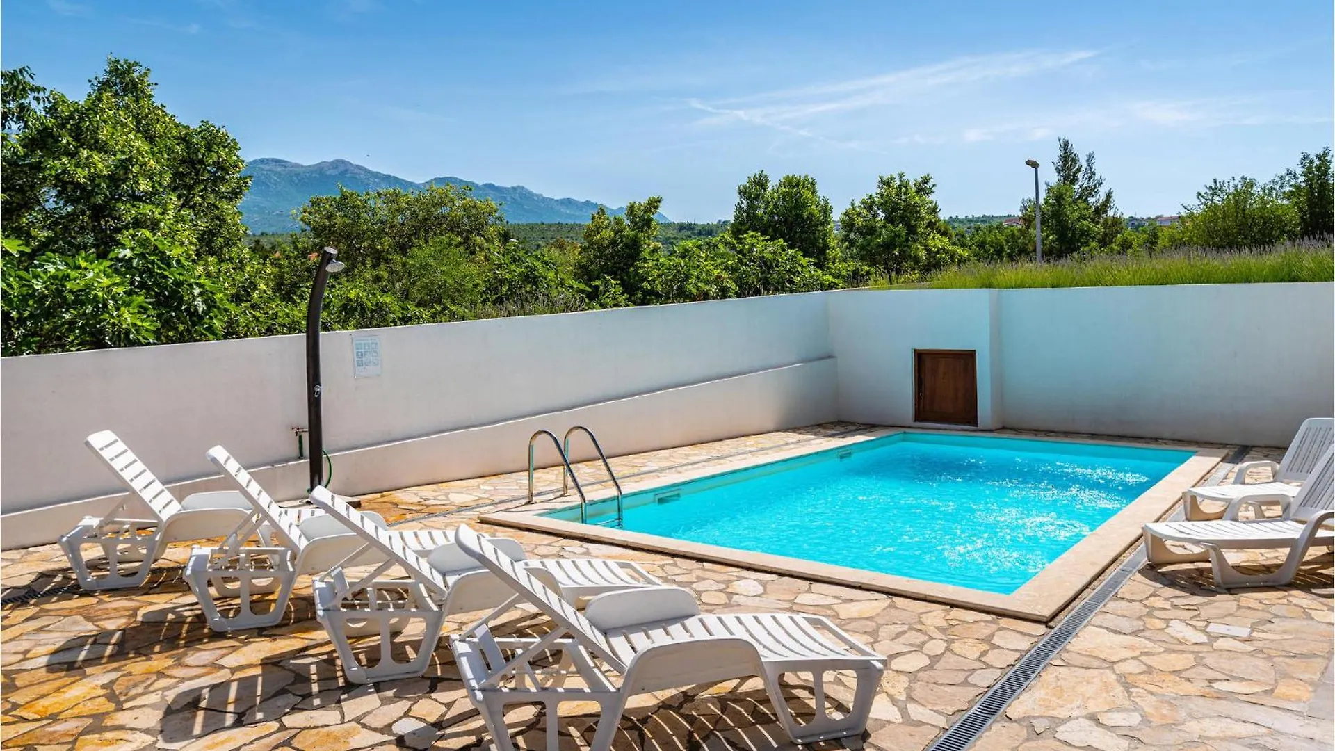 Holiday home Amazing Home In Rovanjska With House Sea View